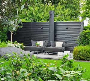 Moderne tuin met schutting, hoe wij werken